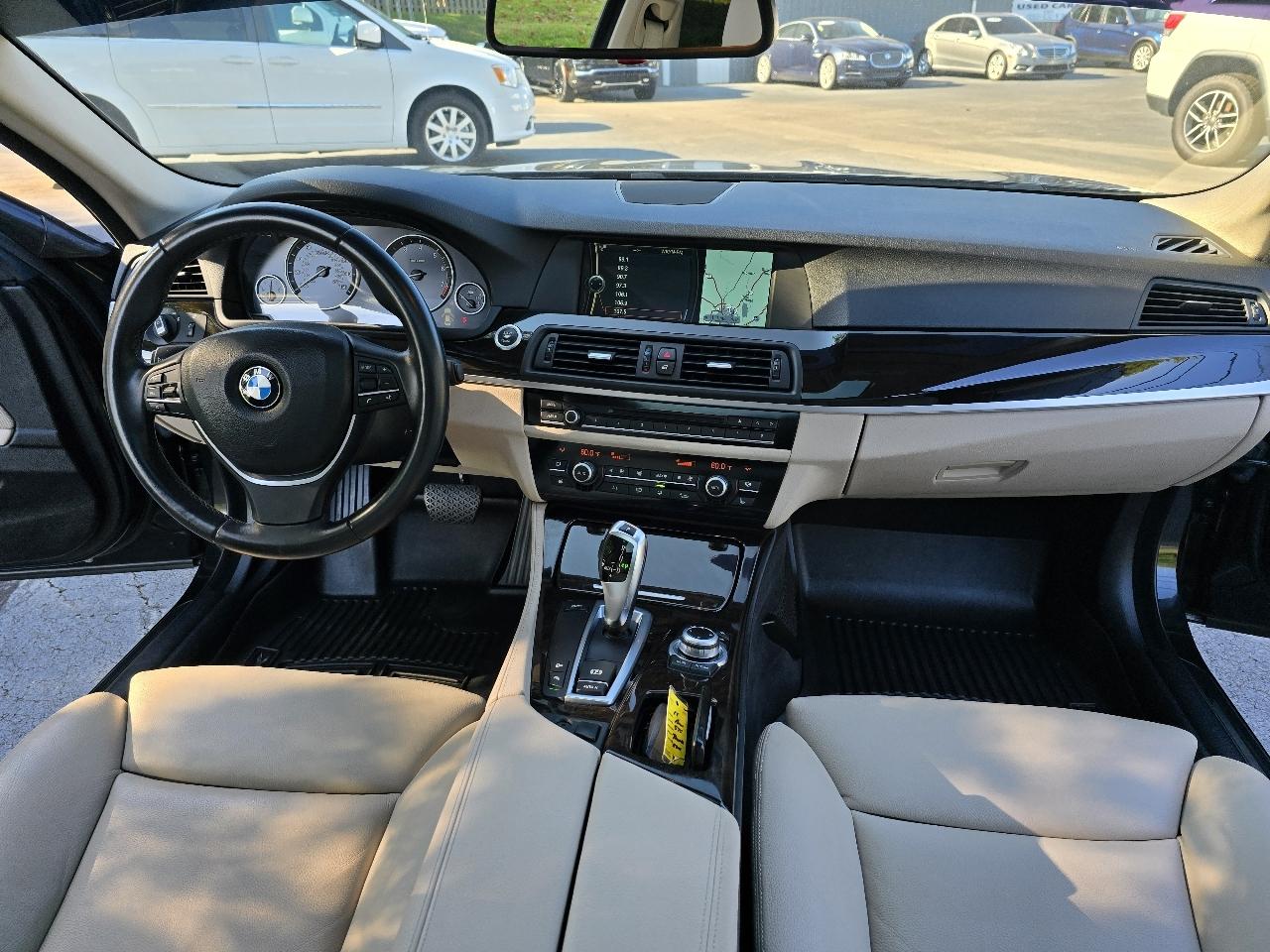 BMW 5-Series 535xi 2011