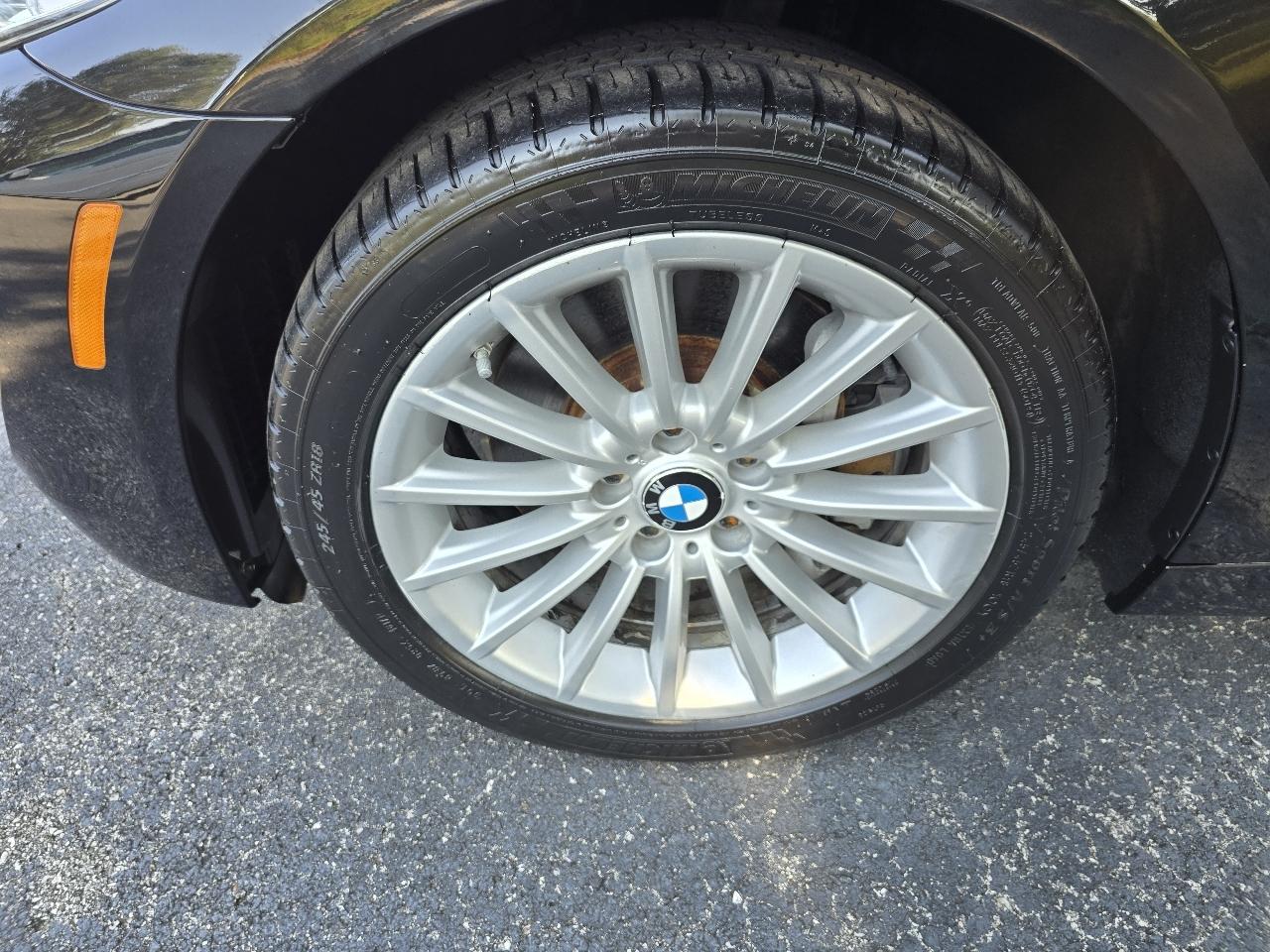 BMW 5-Series 535xi 2011