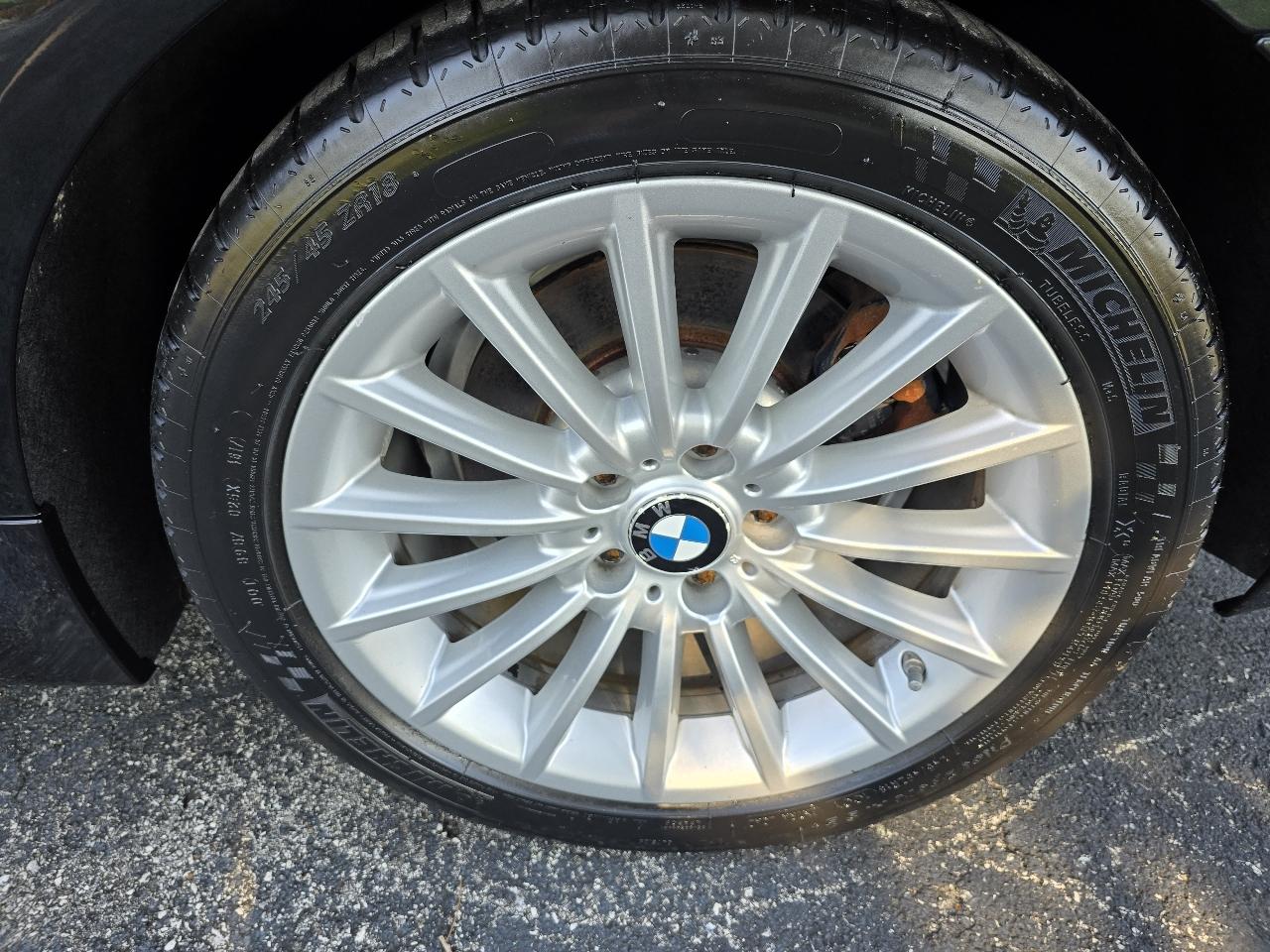 BMW 5-Series 535xi 2011