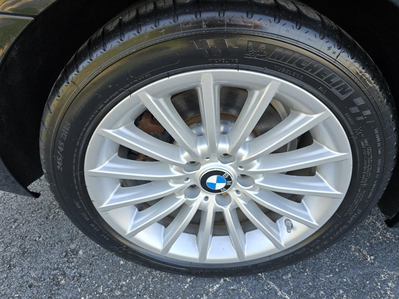 BMW 5-Series 535xi 2011