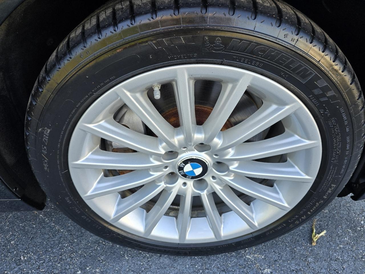 BMW 5-Series 535xi 2011