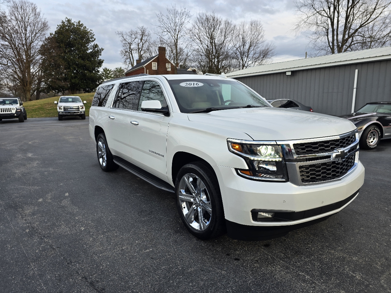Chevrolet Suburban LT 4WD 2016