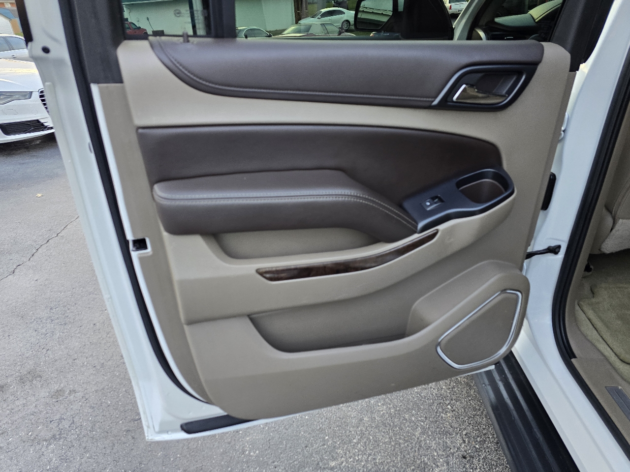 Chevrolet Suburban LT 4WD 2016