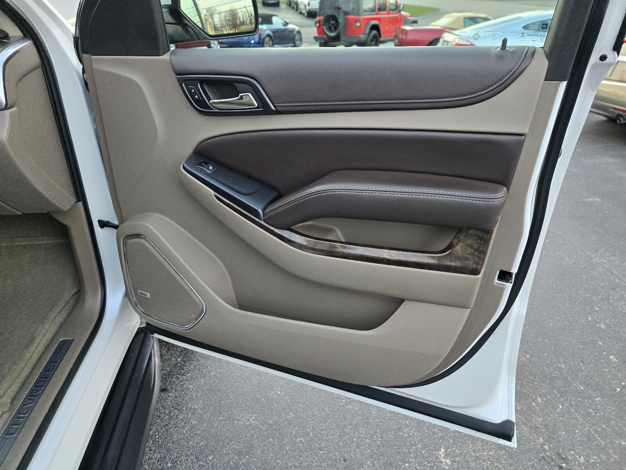 Chevrolet Suburban LT 4WD 2016