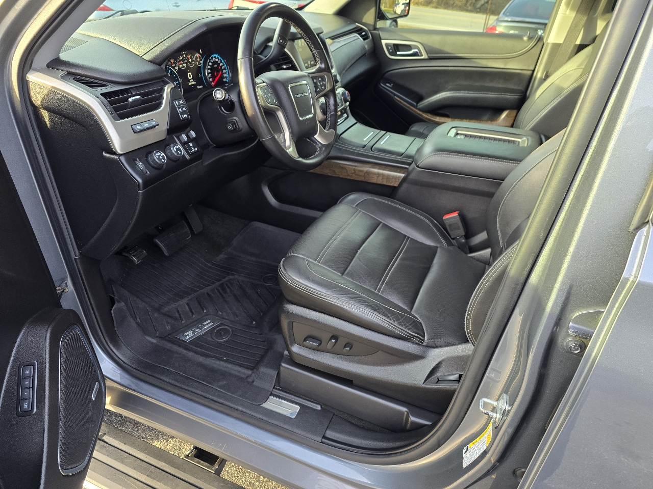 GMC Yukon Denali 4WD 2018