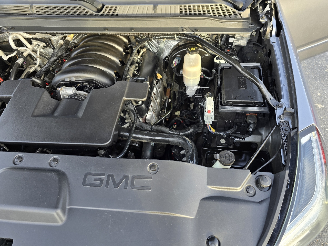 GMC Yukon Denali 4WD 2018