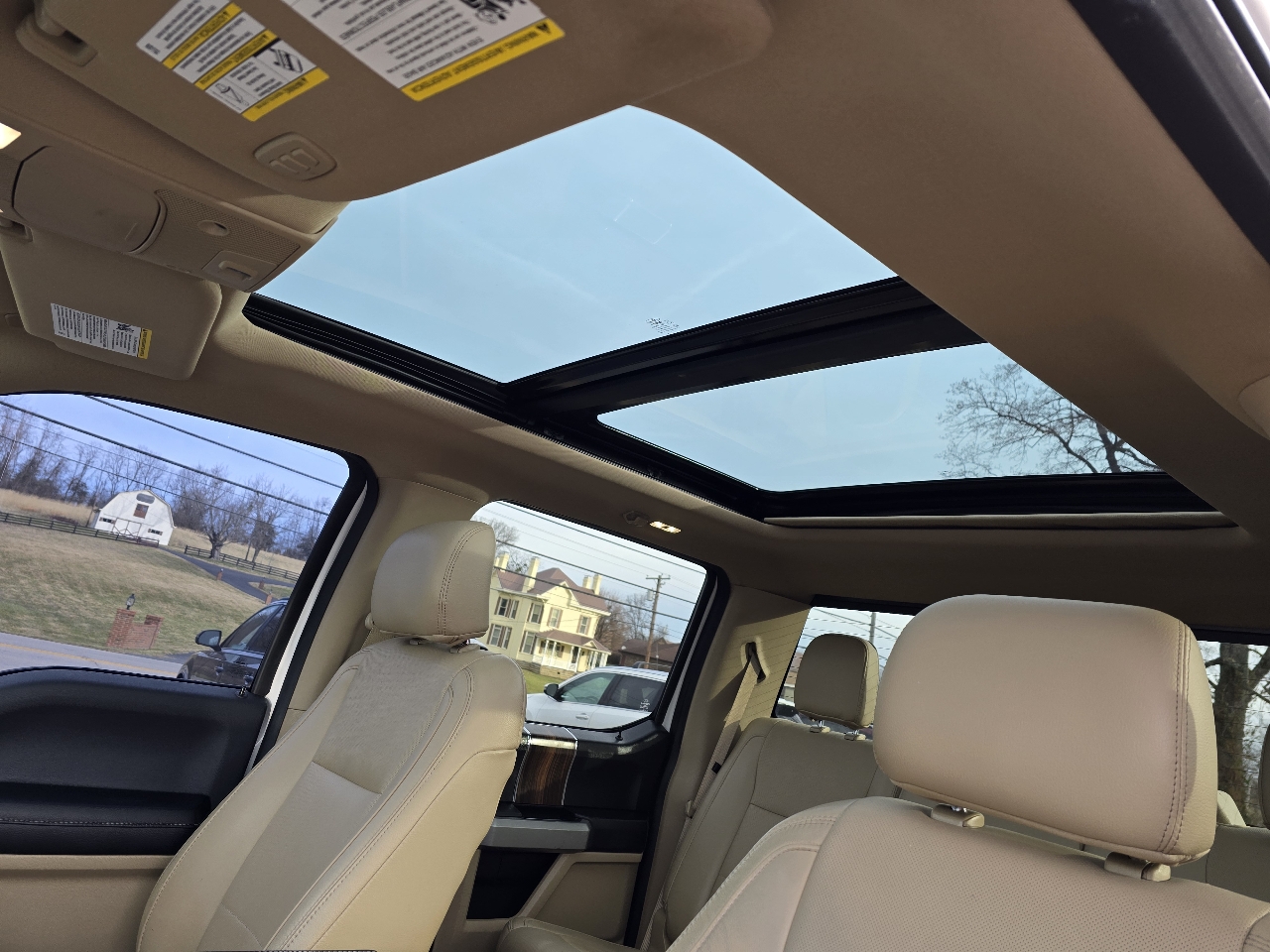 Ford F-150 4WD SuperCrew 145" Lariat 2015