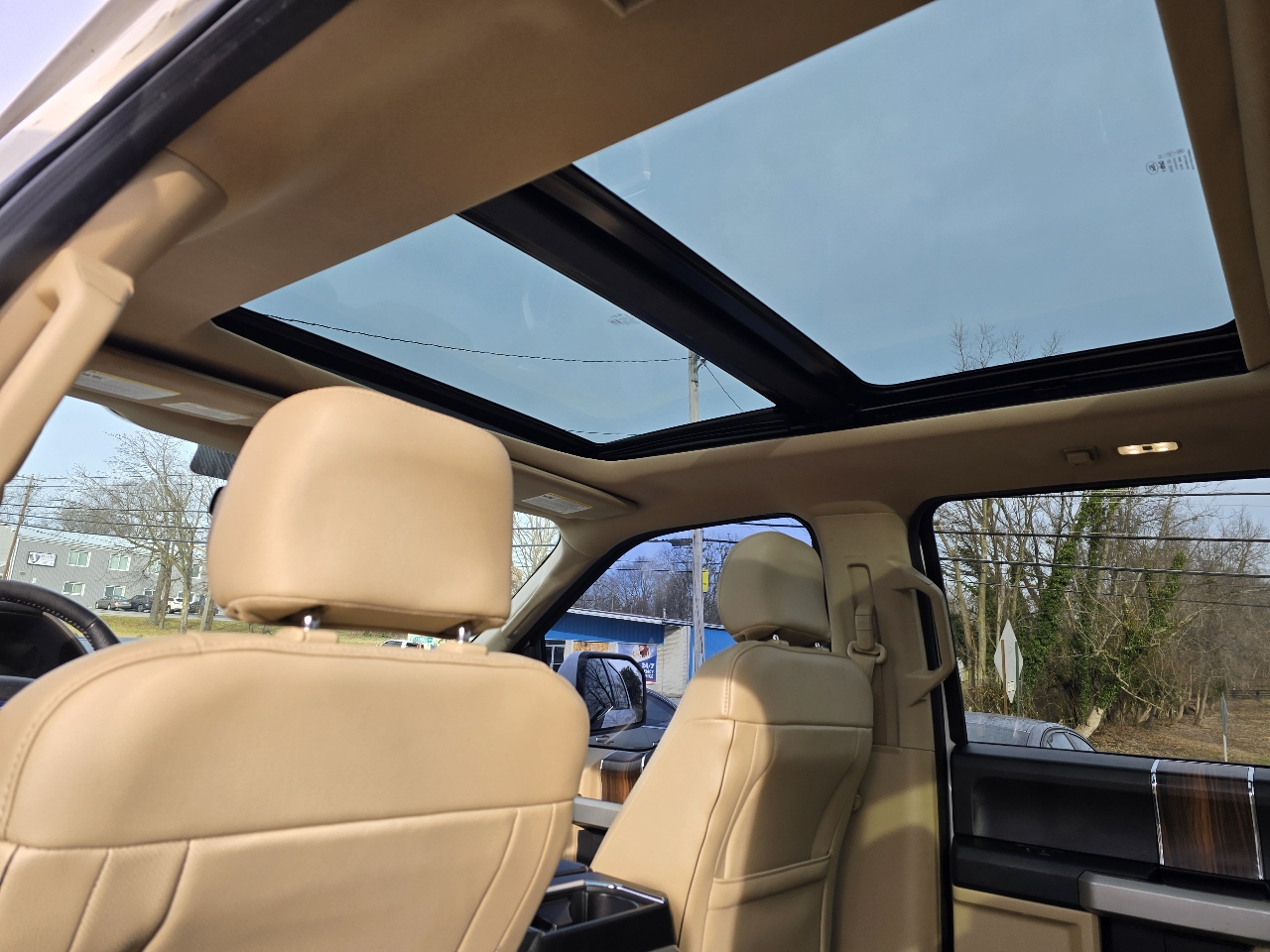 Ford F-150 4WD SuperCrew 145" Lariat 2015