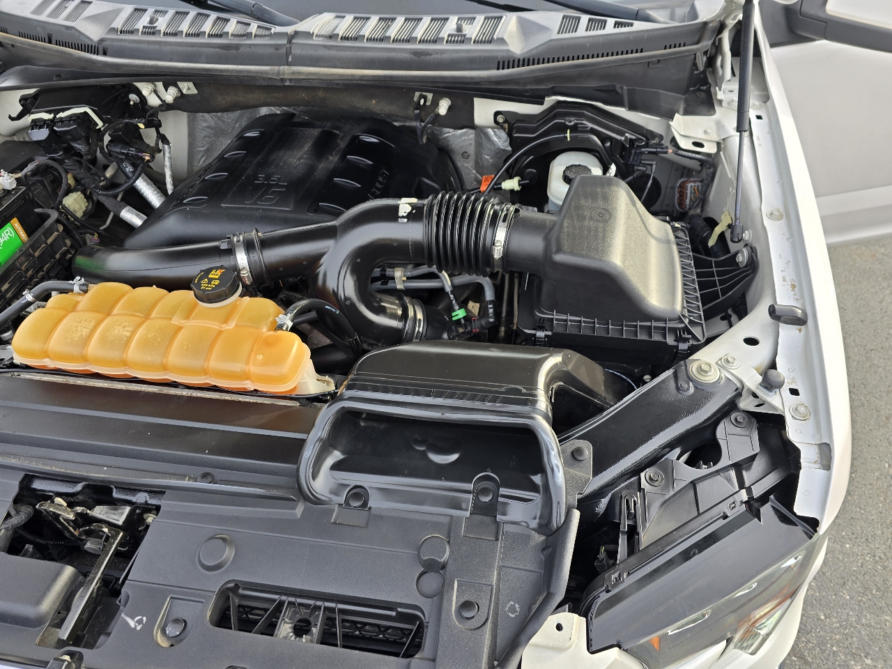 Ford F-150 4WD SuperCrew 145" Lariat 2015