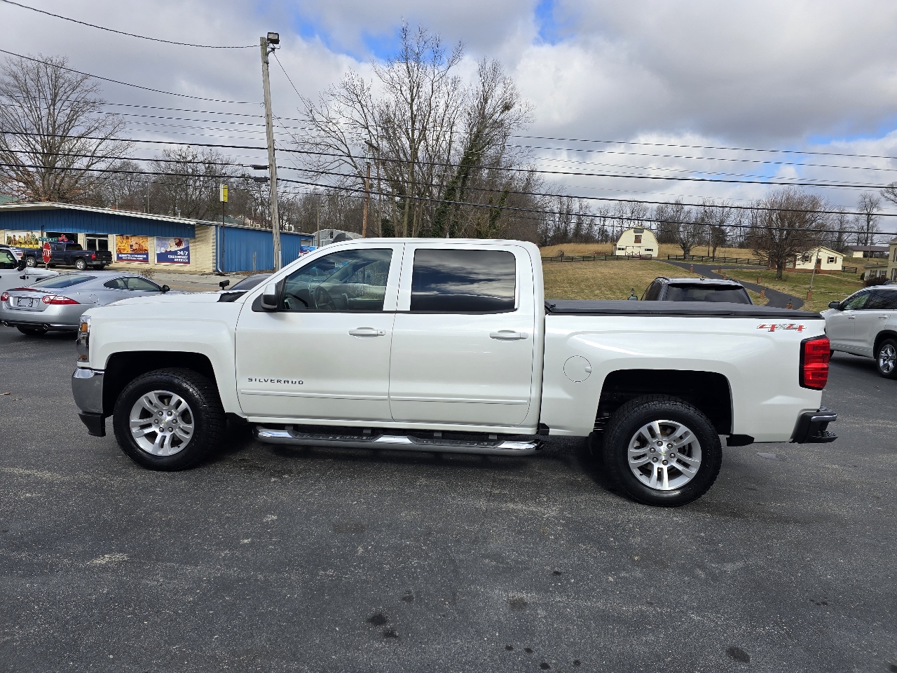 Chevrolet Silverado 1500 4WD Crew Cab 143.5" LT 2017