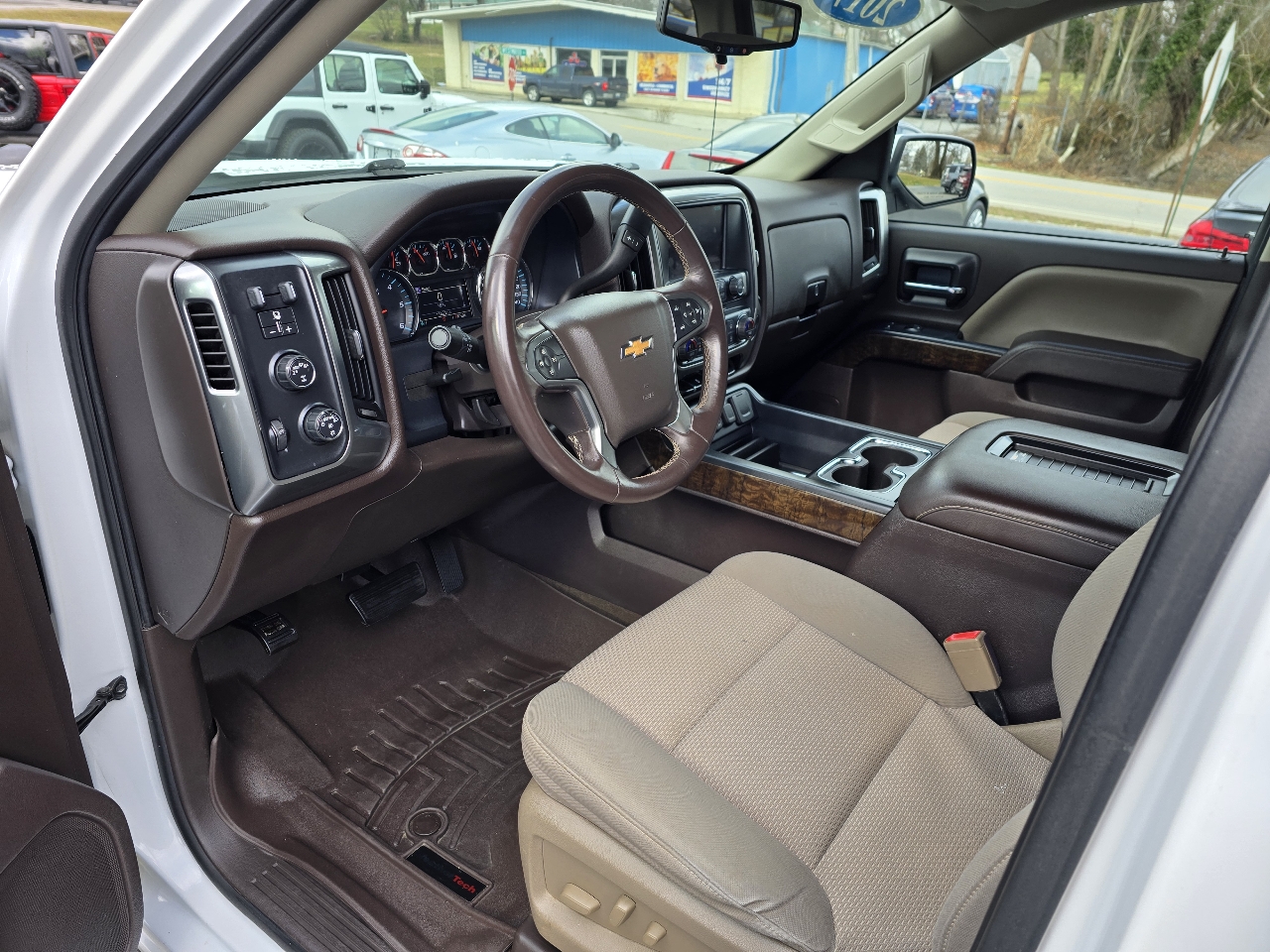 Chevrolet Silverado 1500 4WD Crew Cab 143.5" LT 2017