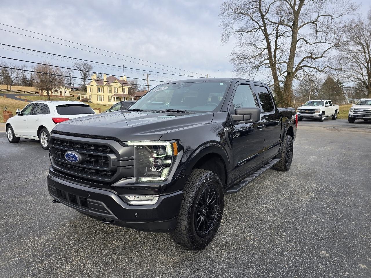 2021 Ford F-150 4WD SuperCab 145" XLT