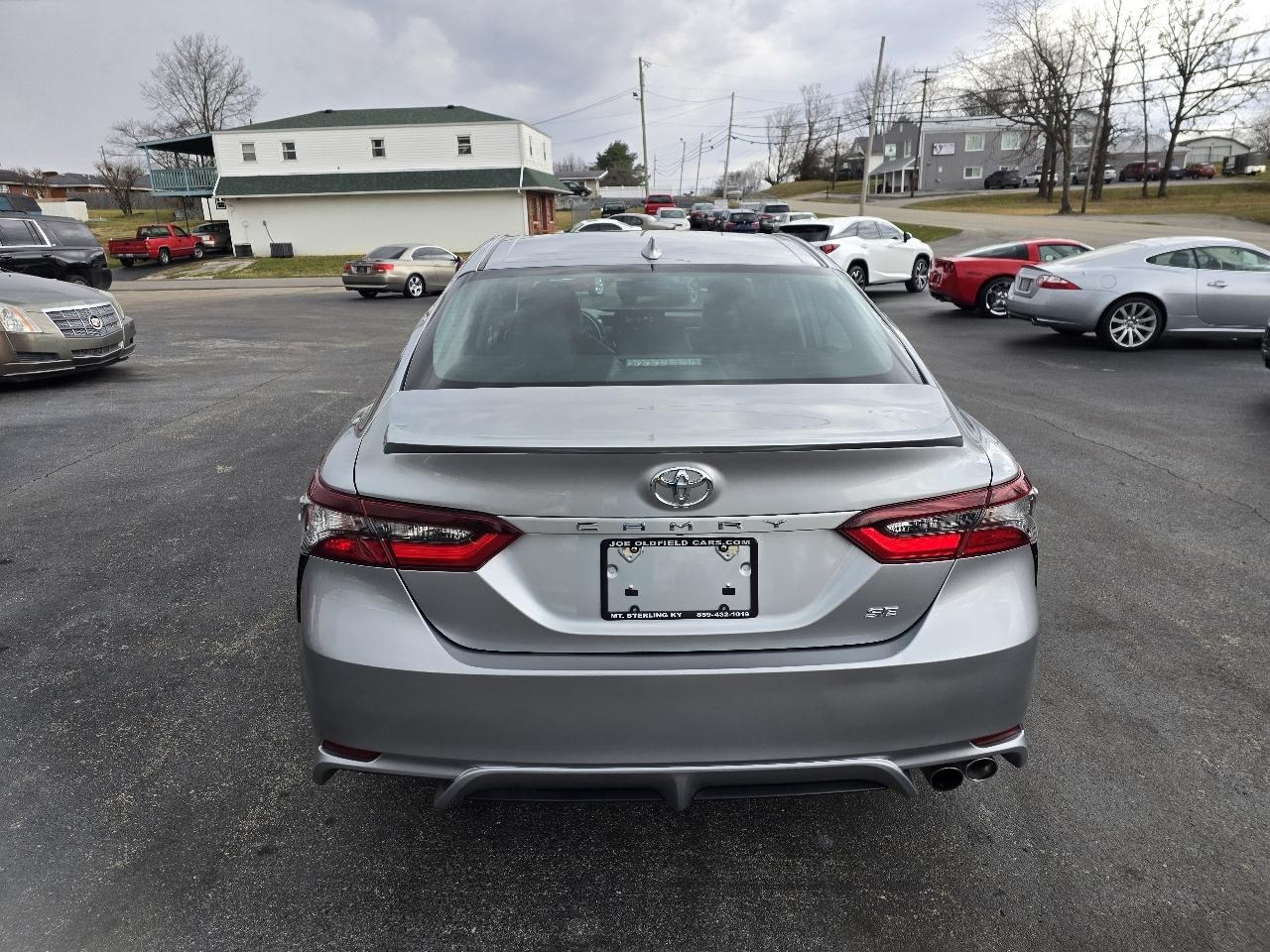 Toyota Camry SE 2023
