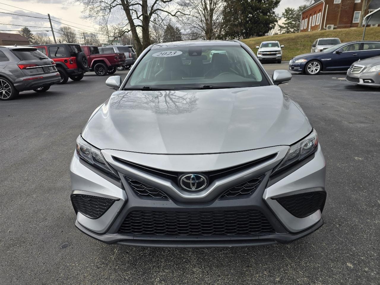 Toyota Camry SE 2023