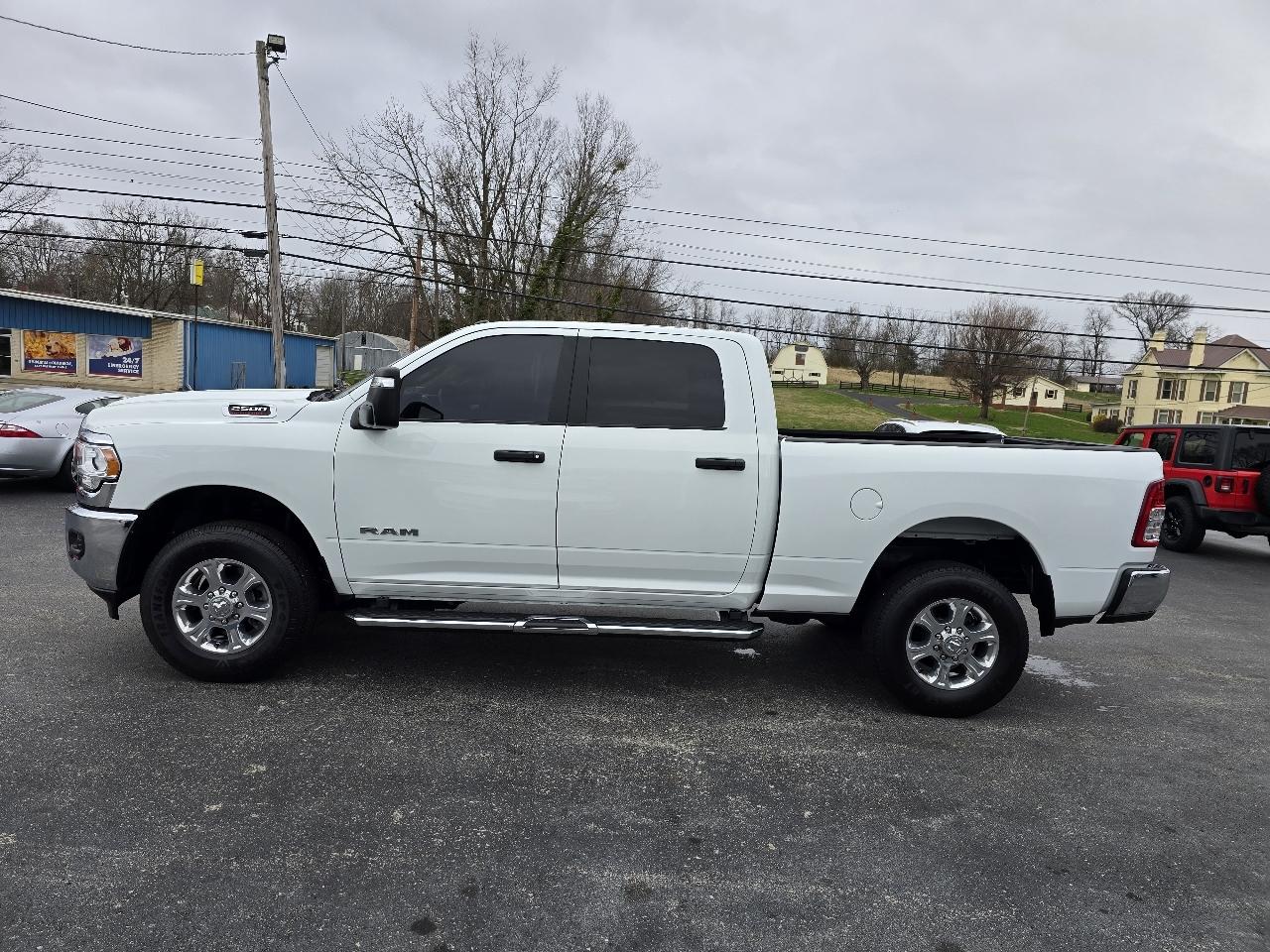 RAM 2500 4WD Crew Cab 149" Big Horn 2024