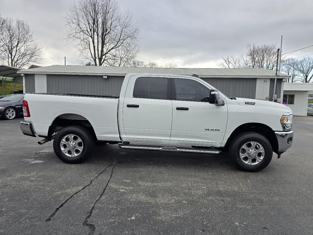 RAM 2500 4WD Crew Cab 149" Big Horn 2024