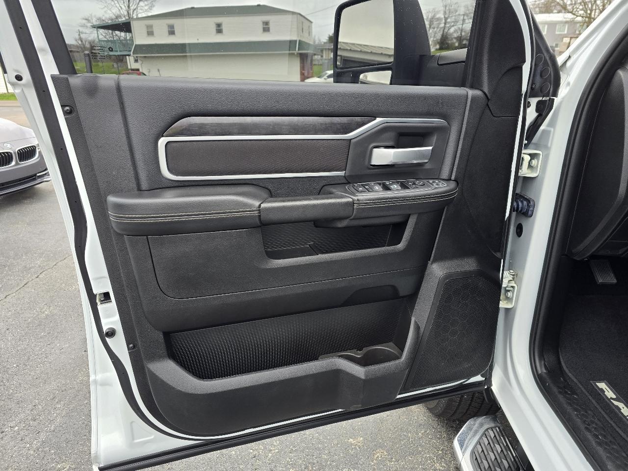 RAM 2500 4WD Crew Cab 149" Big Horn 2024