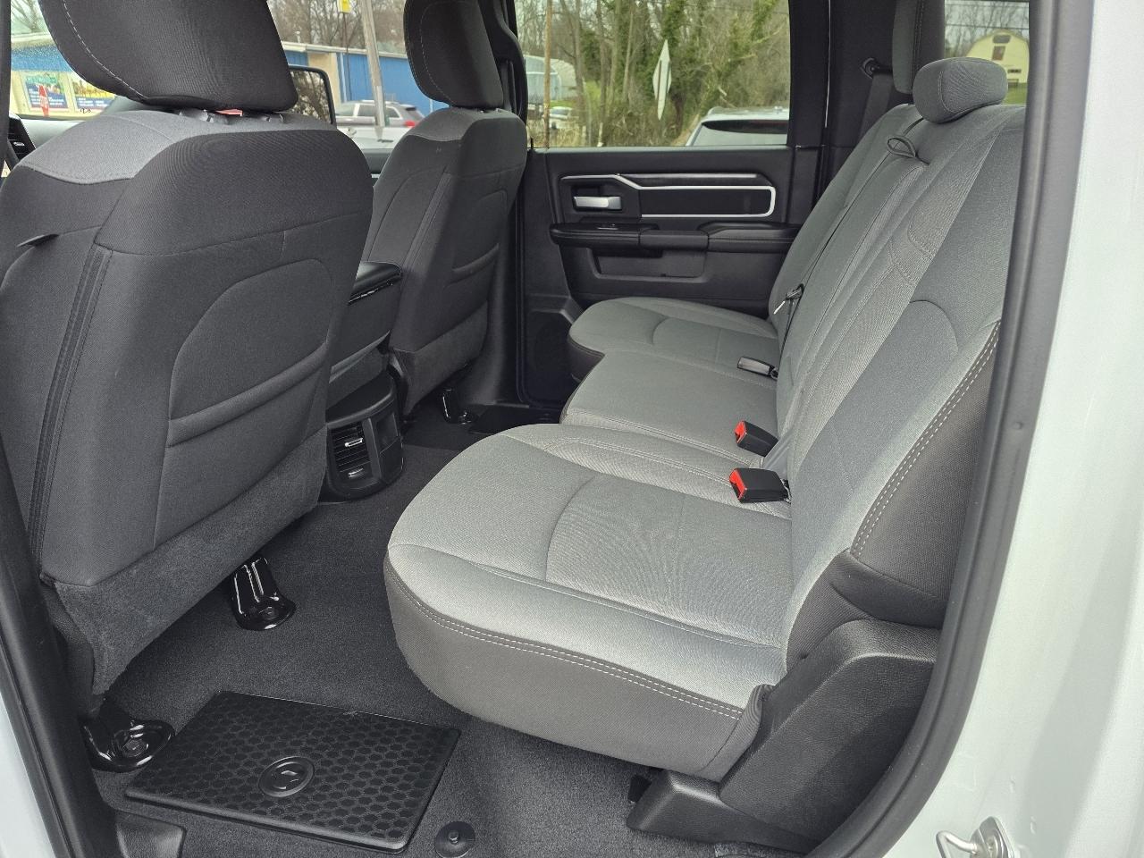 RAM 2500 4WD Crew Cab 149" Big Horn 2024