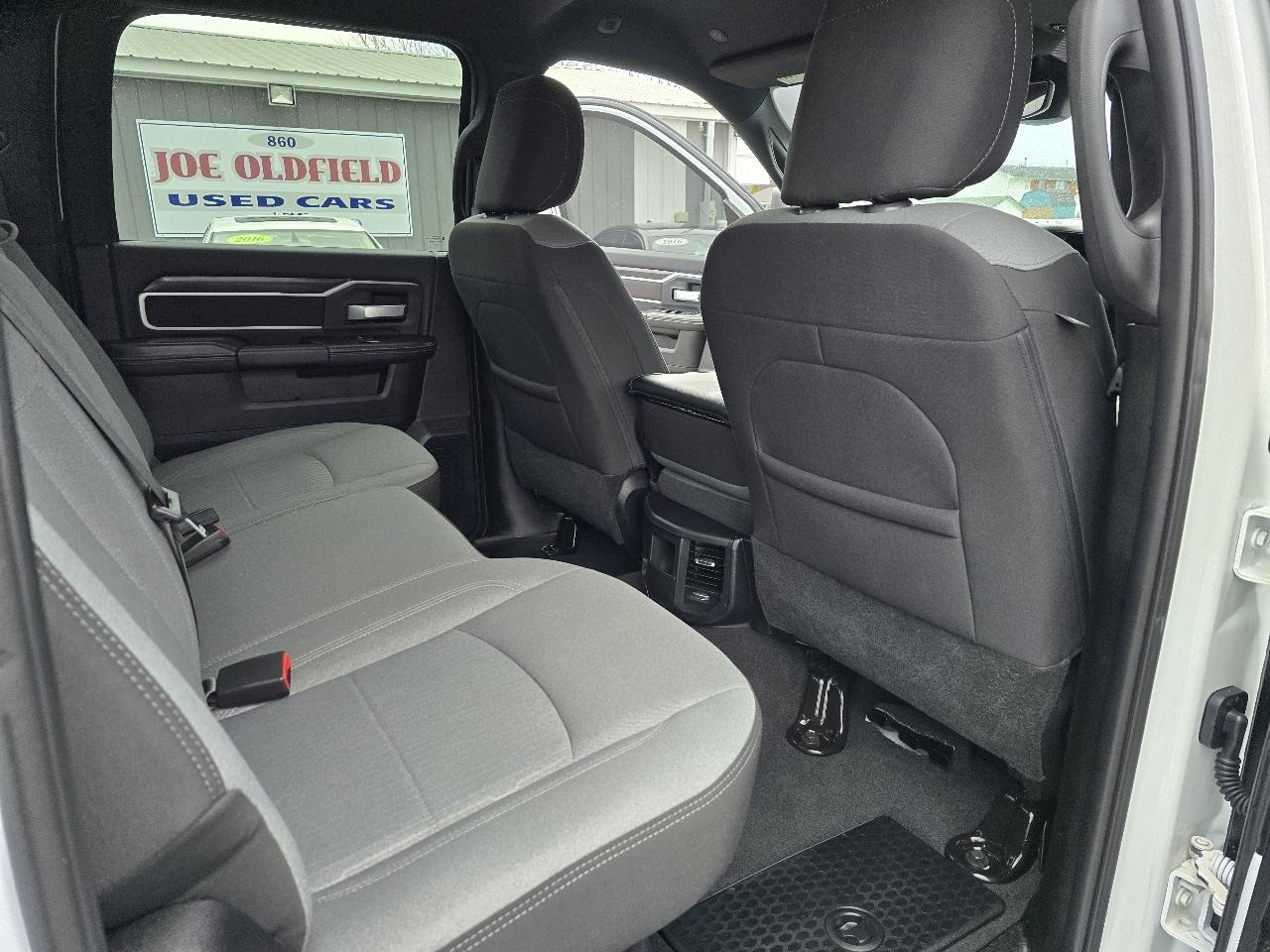 RAM 2500 4WD Crew Cab 149" Big Horn 2024