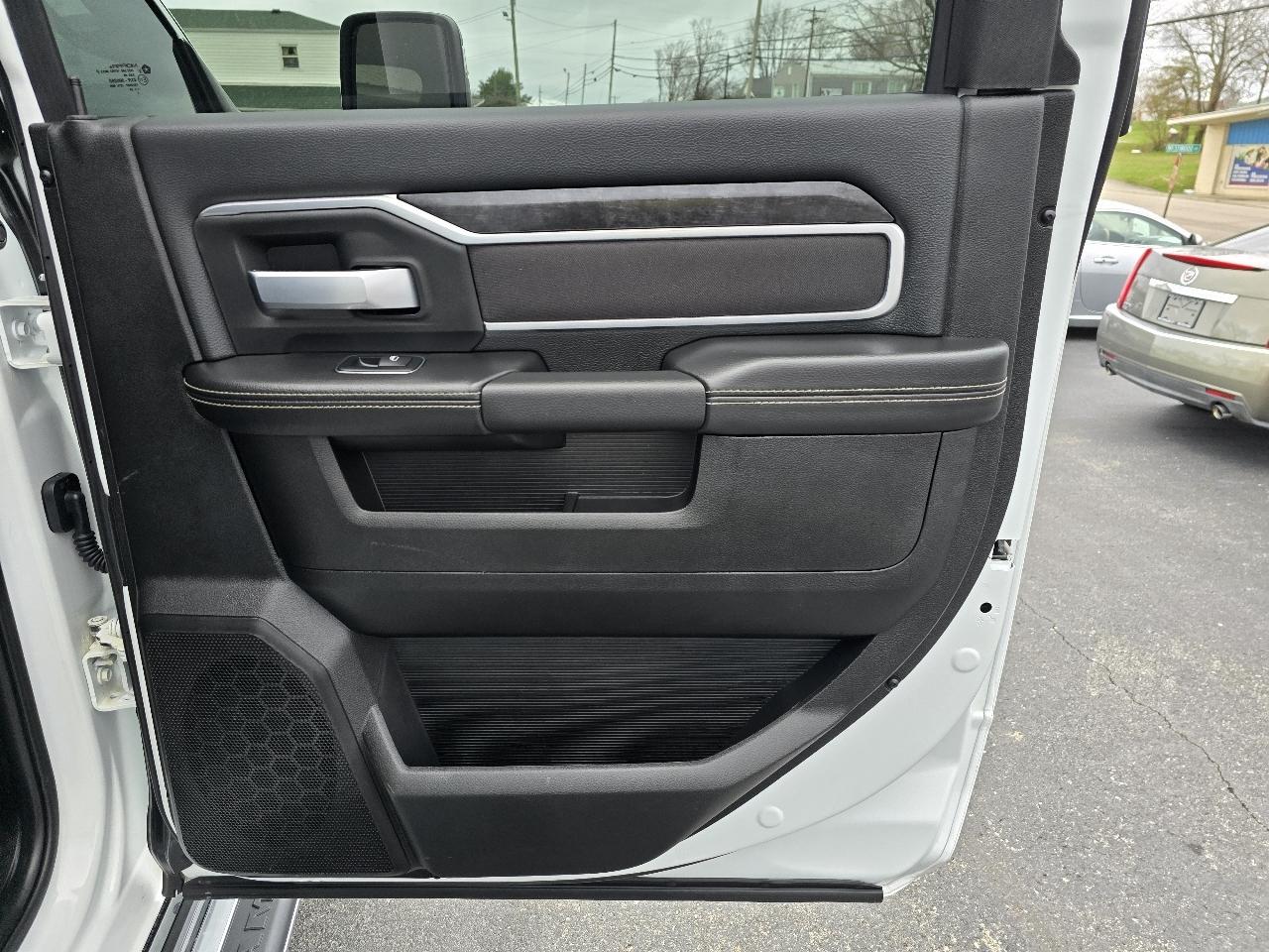 RAM 2500 4WD Crew Cab 149" Big Horn 2024