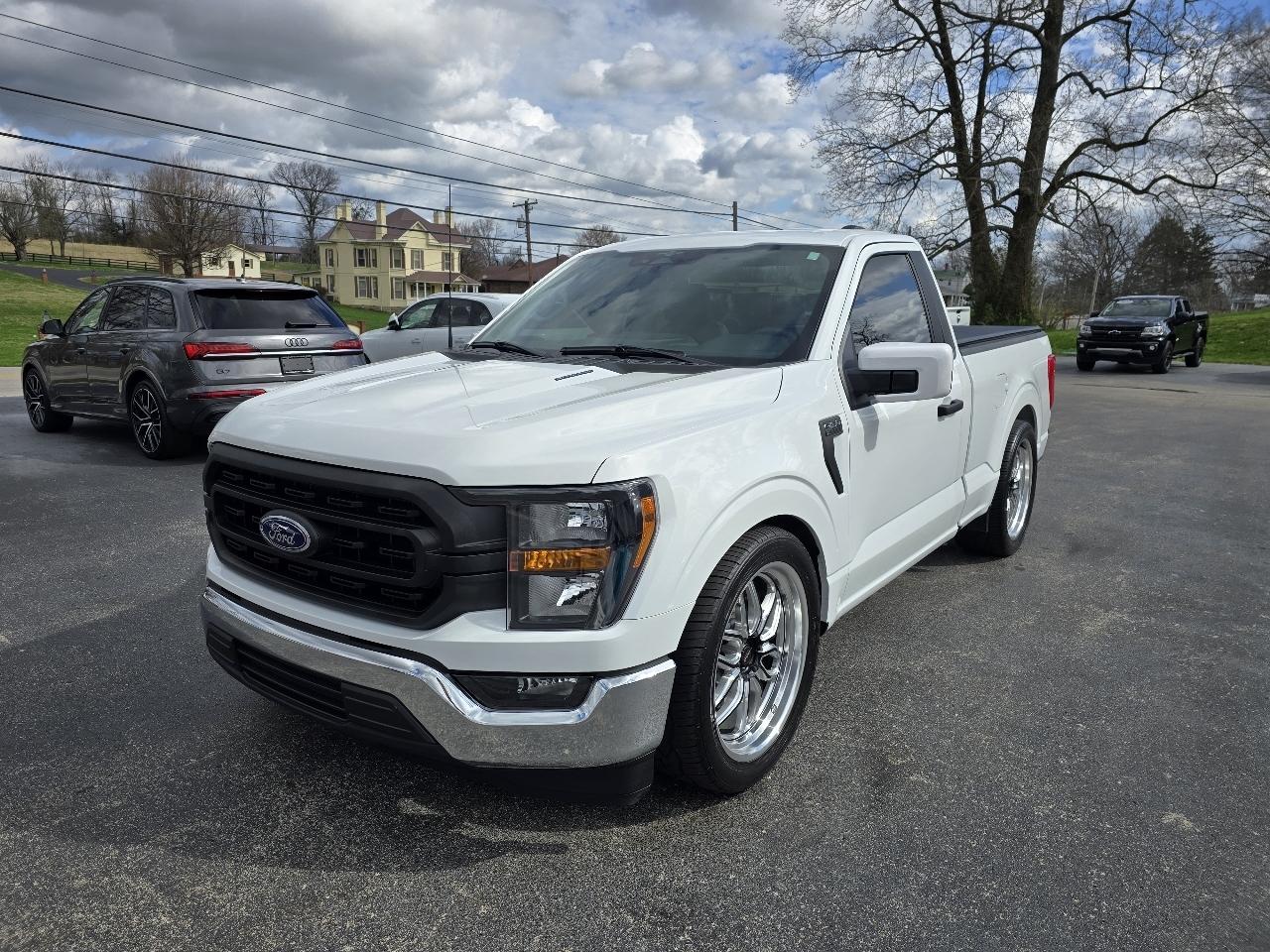 2023 Ford F-150 2WD Reg Cab 122.5" XL