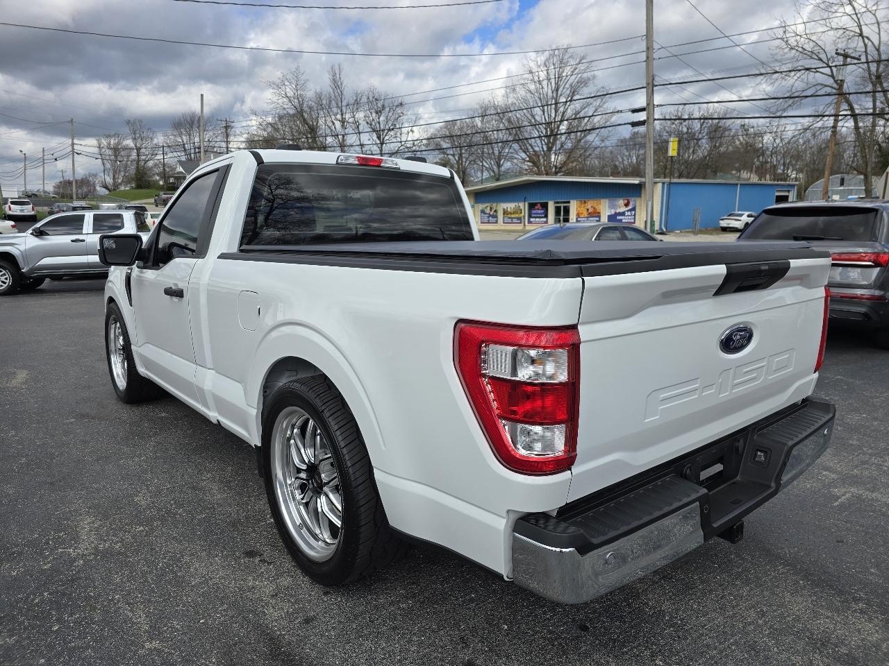 Ford F-150 2WD Reg Cab 122.5" XL 2023