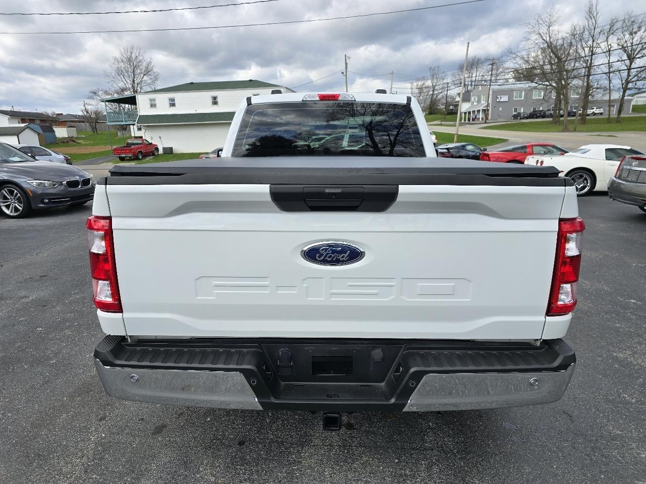 Ford F-150 2WD Reg Cab 122.5" XL 2023