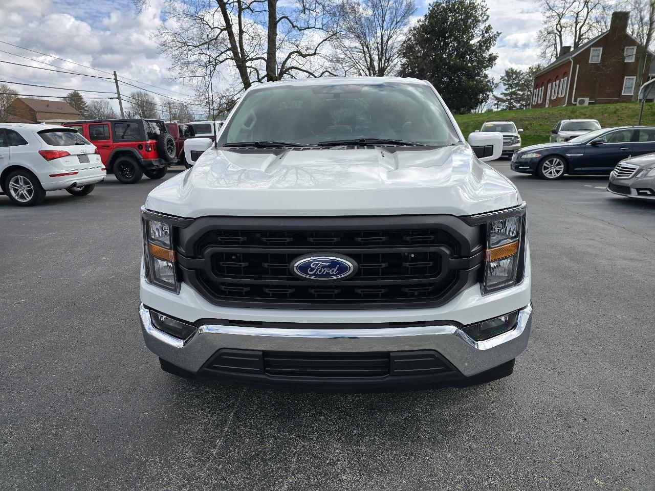 Ford F-150 2WD Reg Cab 122.5" XL 2023