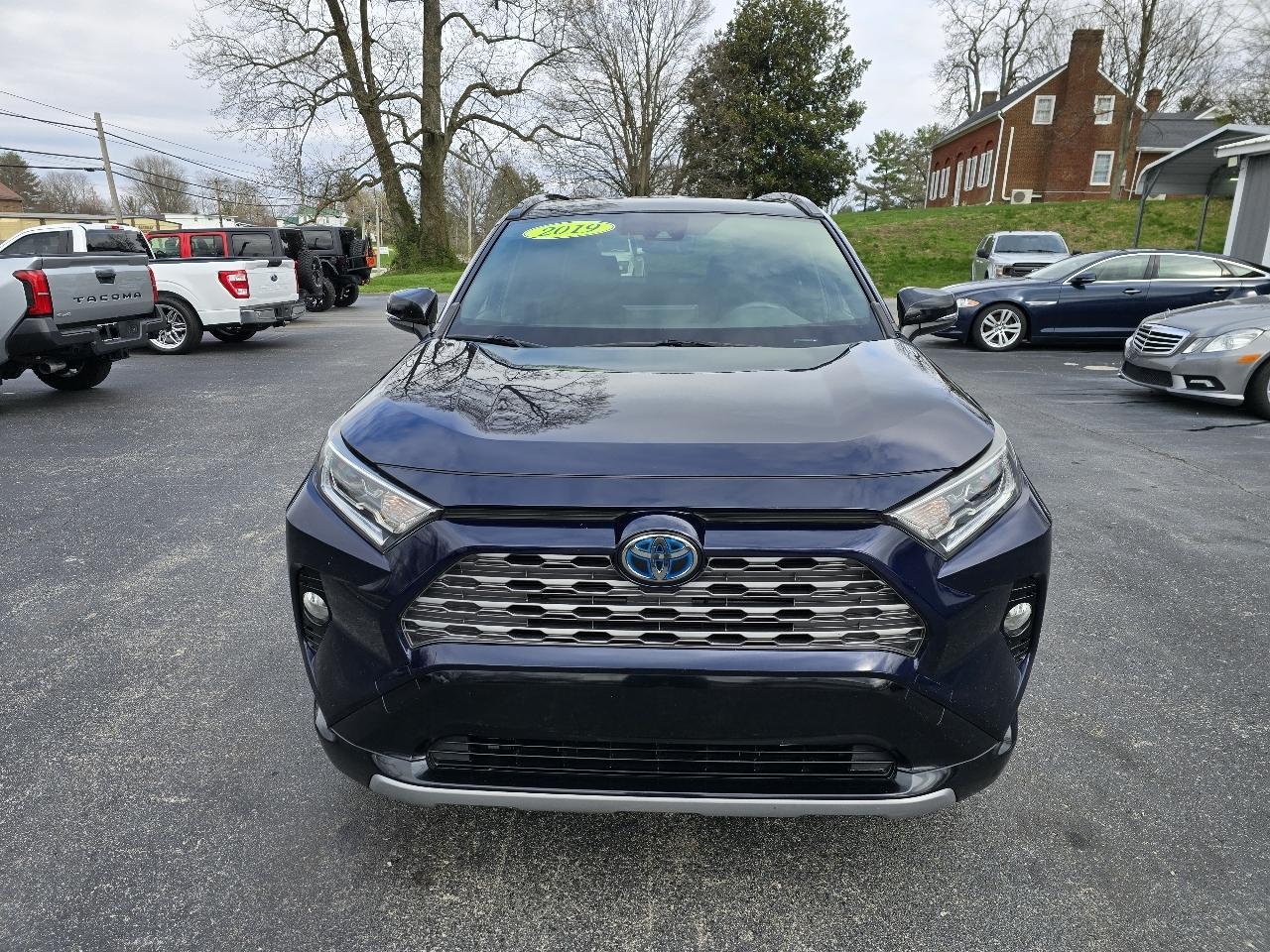 Toyota RAV4 Hybrid XSE 2019