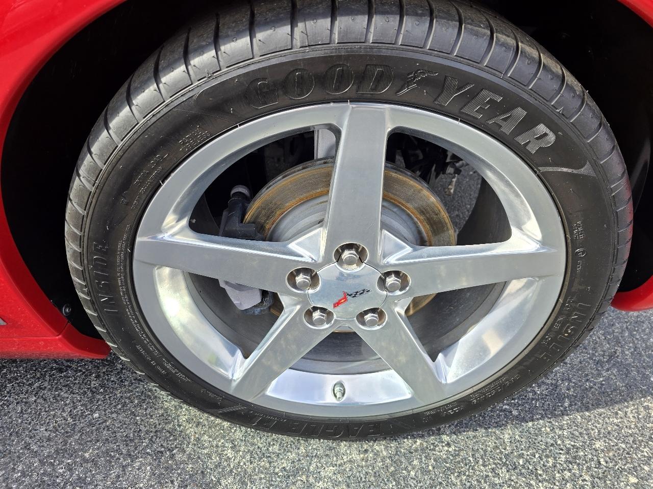 Chevrolet Corvette 2LT 2D Coupe 2006