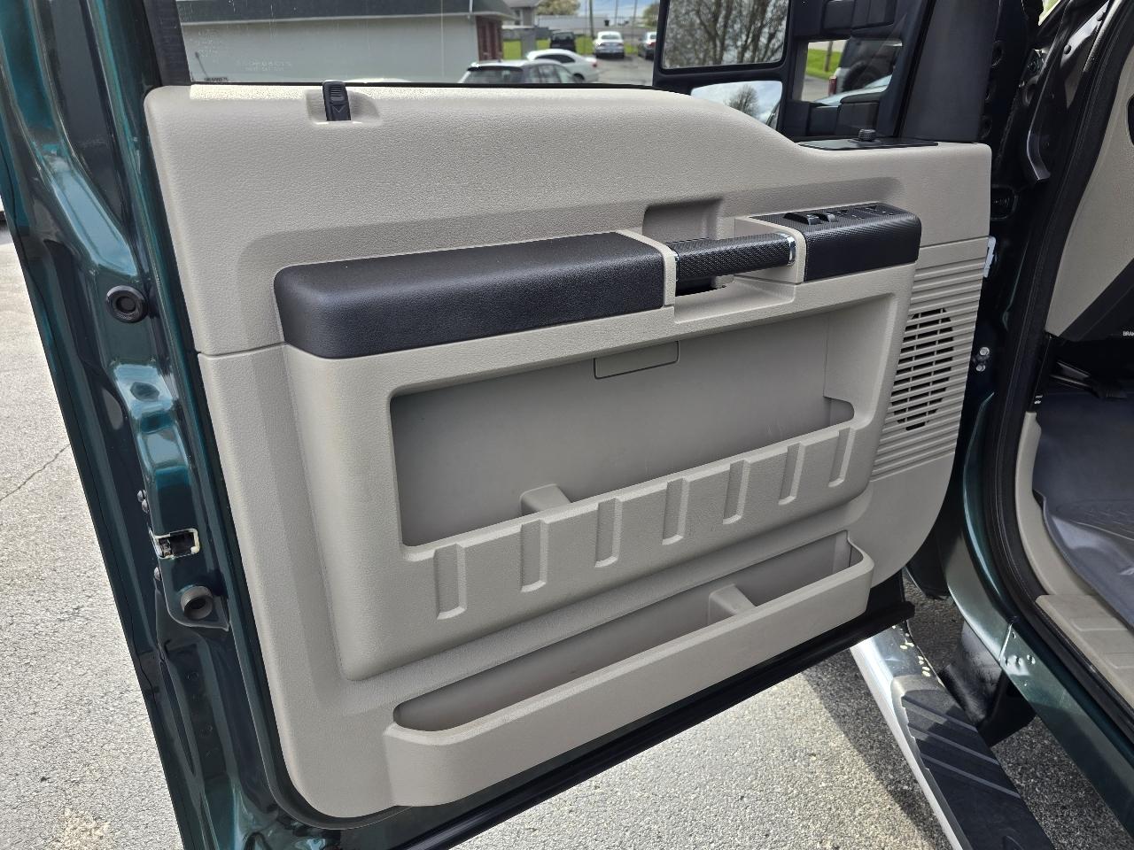 Ford F-250 SD XLT Crew Cab Long Bed 4WD 2009