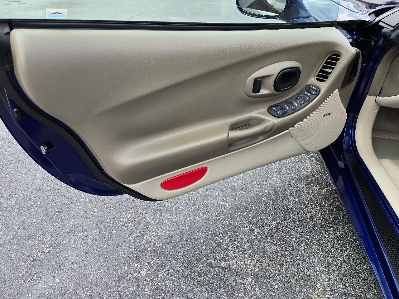 Chevrolet Corvette Coupe 2004