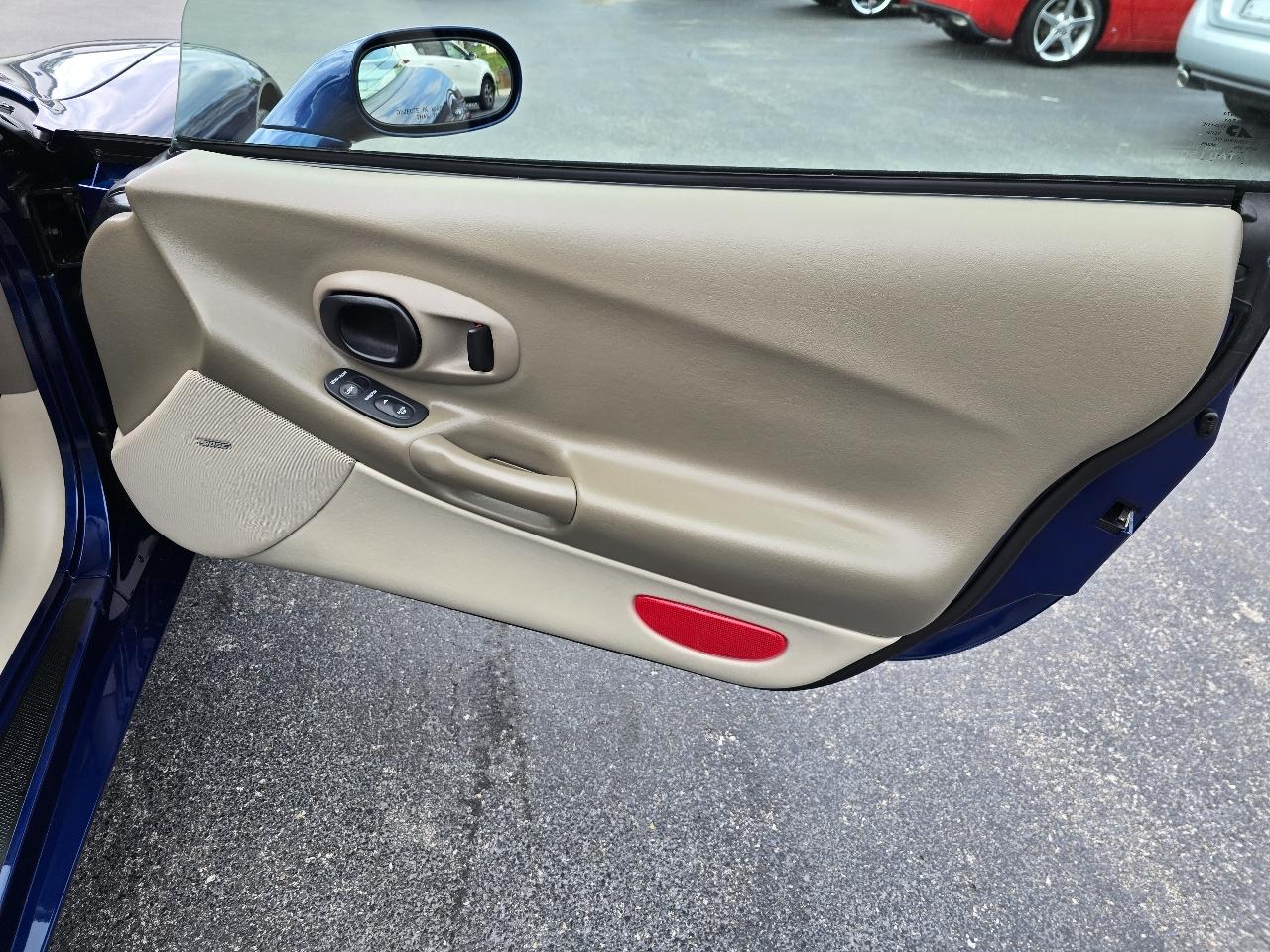 Chevrolet Corvette Coupe 2004