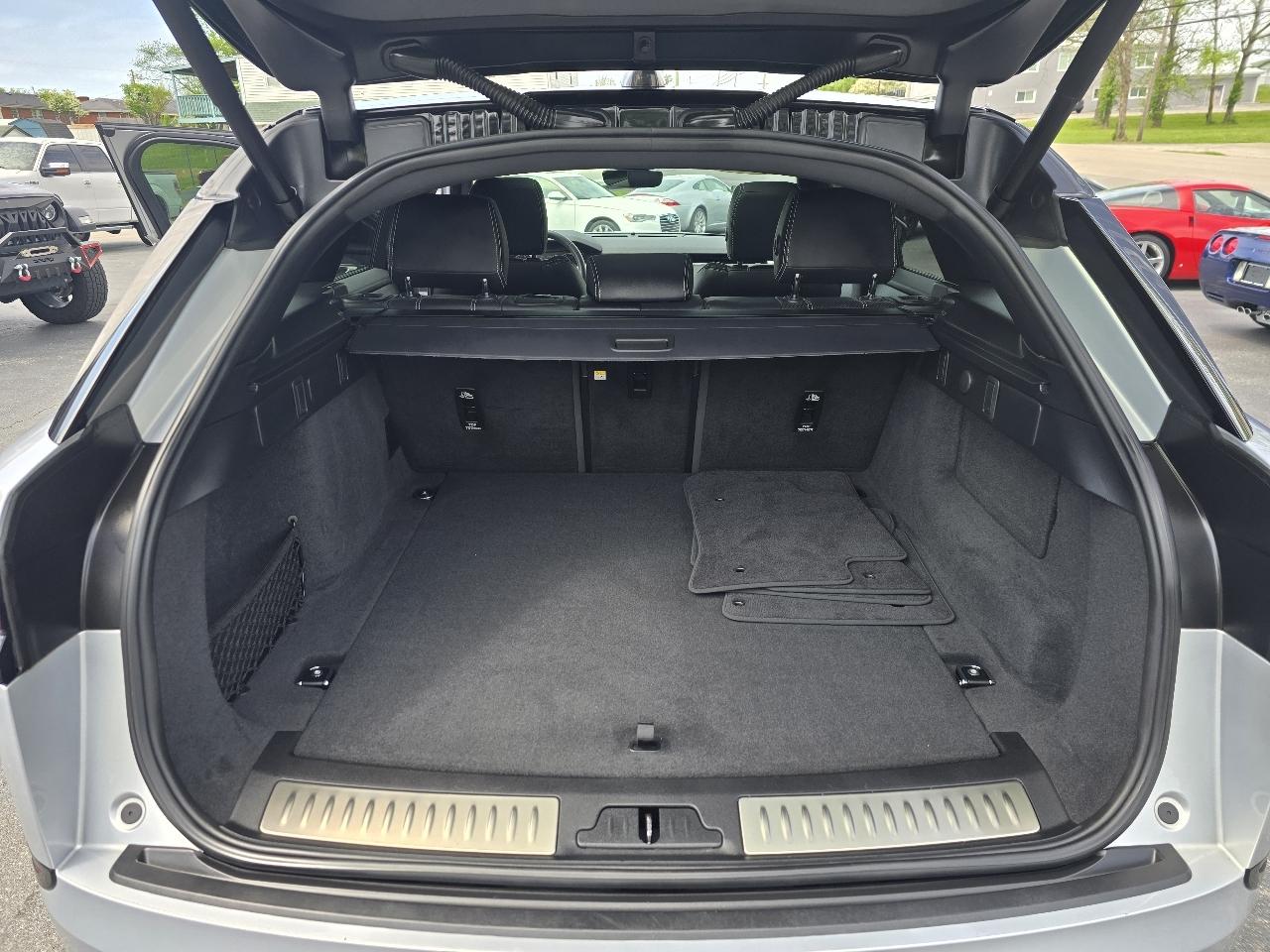 Land Rover Range Rover Velar P250 R-Dynamic S 2023