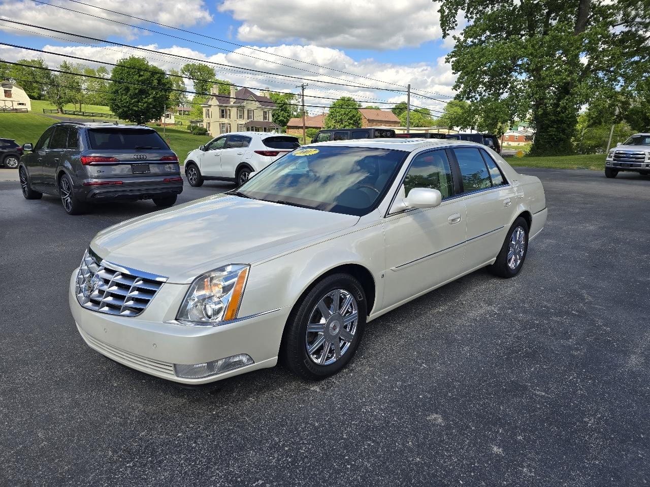 Cadillac DTS 4dr Sdn Luxury I 2007