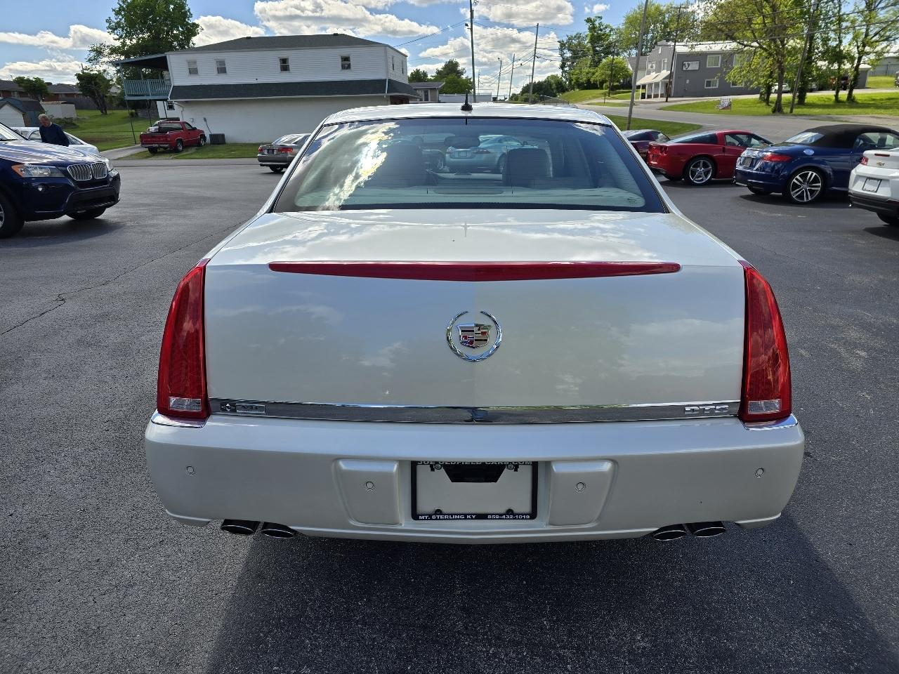 Cadillac DTS 4dr Sdn Luxury I 2007