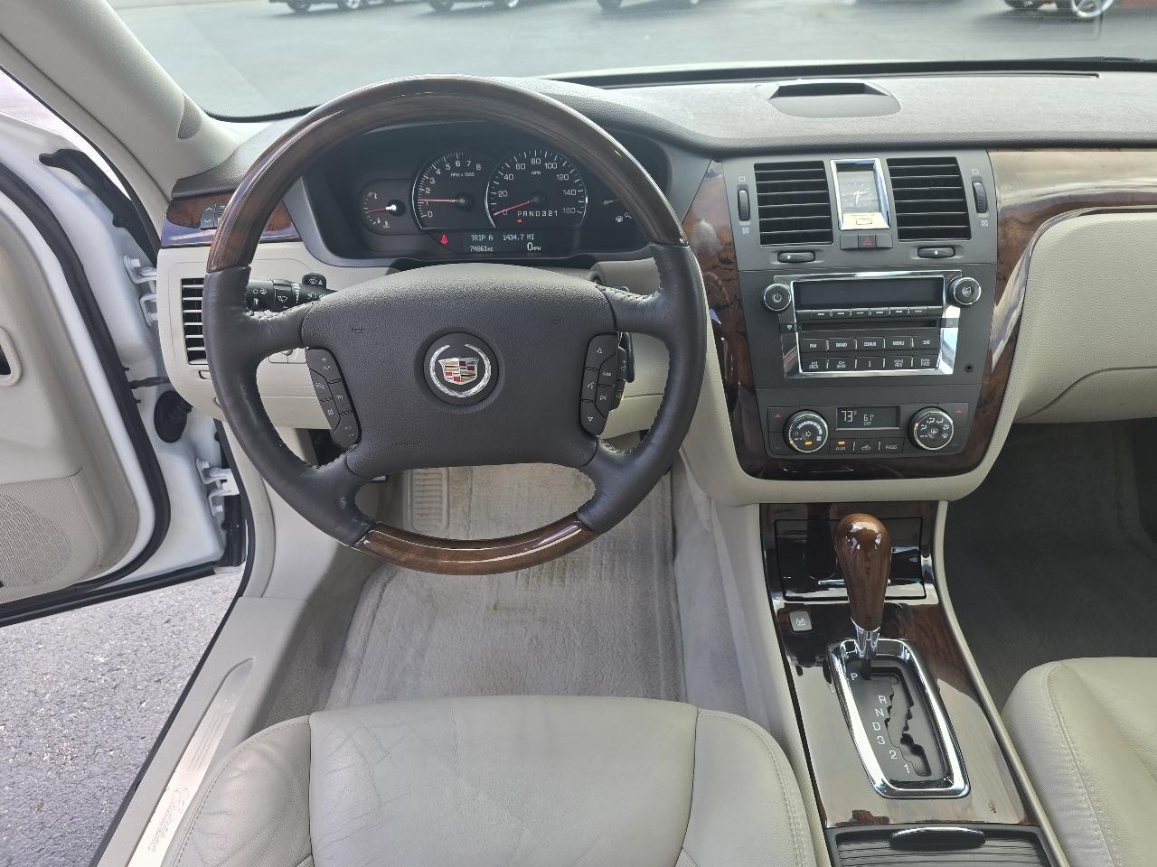 Cadillac DTS 4dr Sdn Luxury I 2007