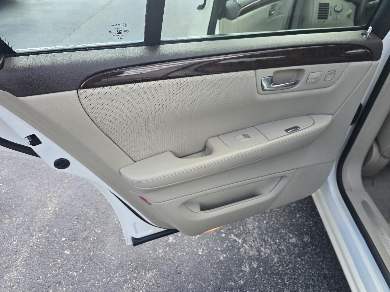 Cadillac DTS 4dr Sdn Luxury I 2007