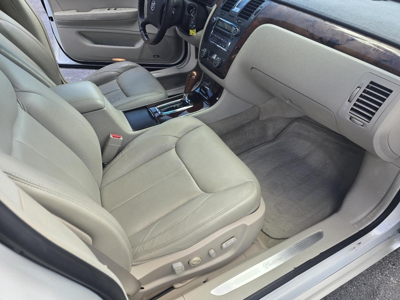 Cadillac DTS 4dr Sdn Luxury I 2007