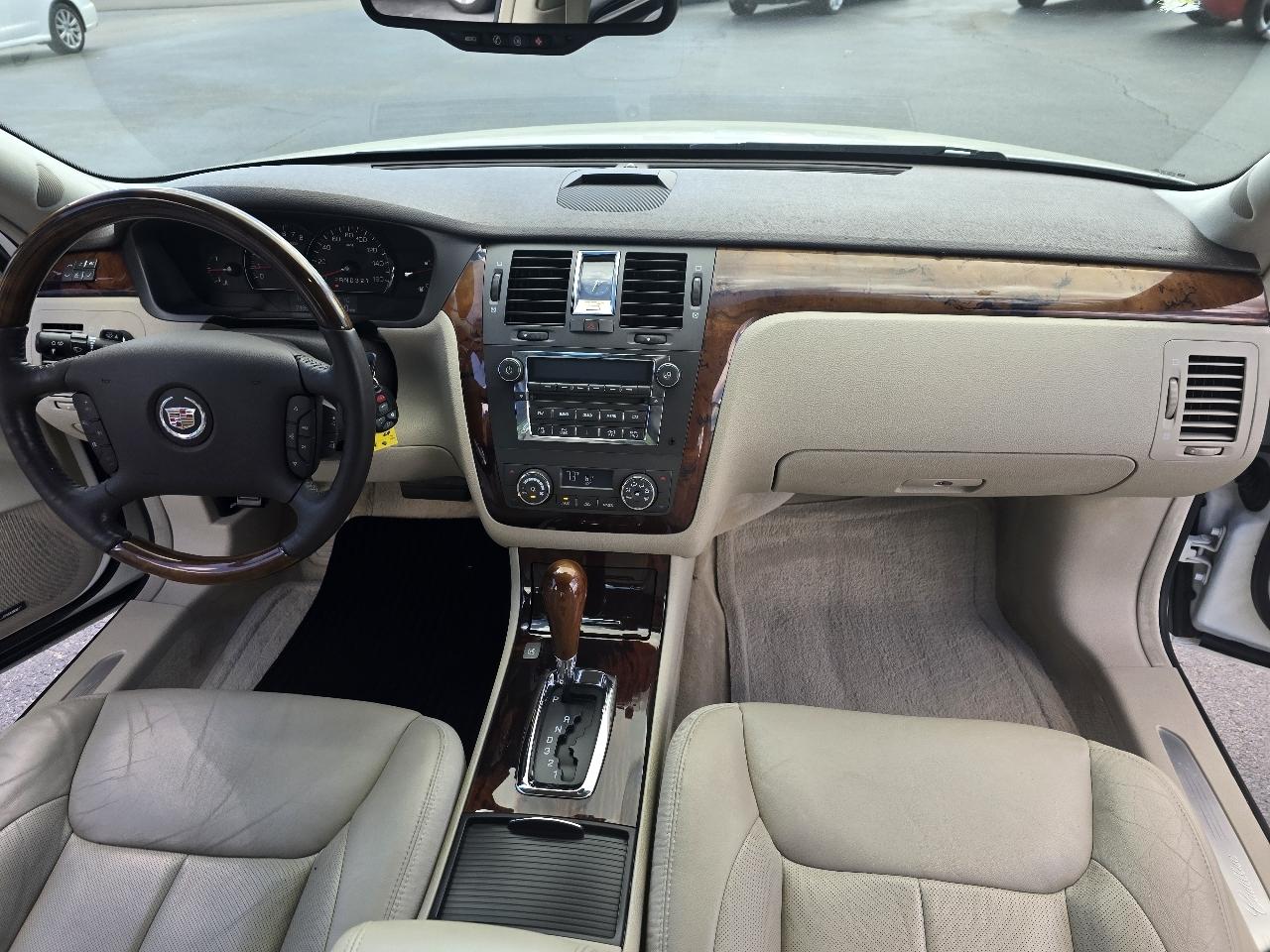 Cadillac DTS 4dr Sdn Luxury I 2007