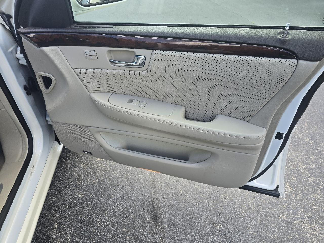 Cadillac DTS 4dr Sdn Luxury I 2007