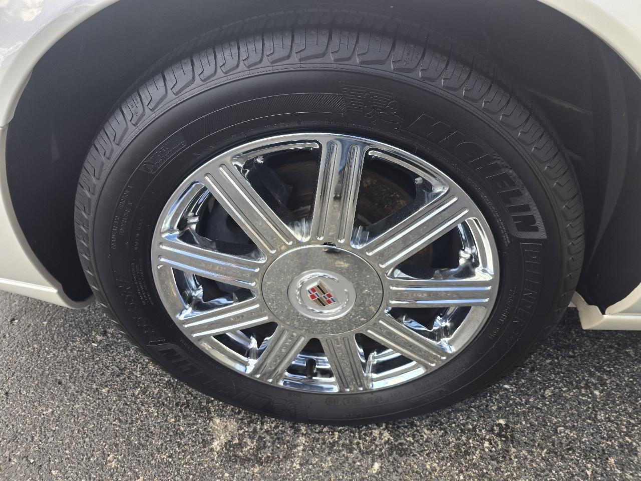 Cadillac DTS 4dr Sdn Luxury I 2007