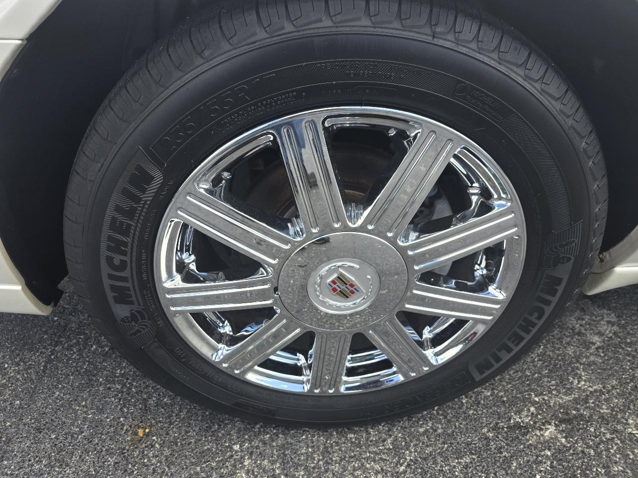 Cadillac DTS 4dr Sdn Luxury I 2007