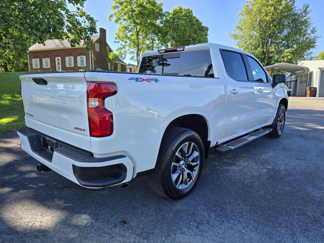 Chevrolet Silverado 1500 4WD Crew Cab 147" RST 2025