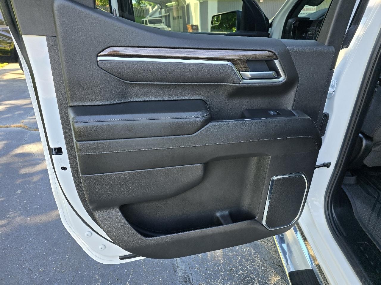 Chevrolet Silverado 1500 4WD Crew Cab 147" RST 2025