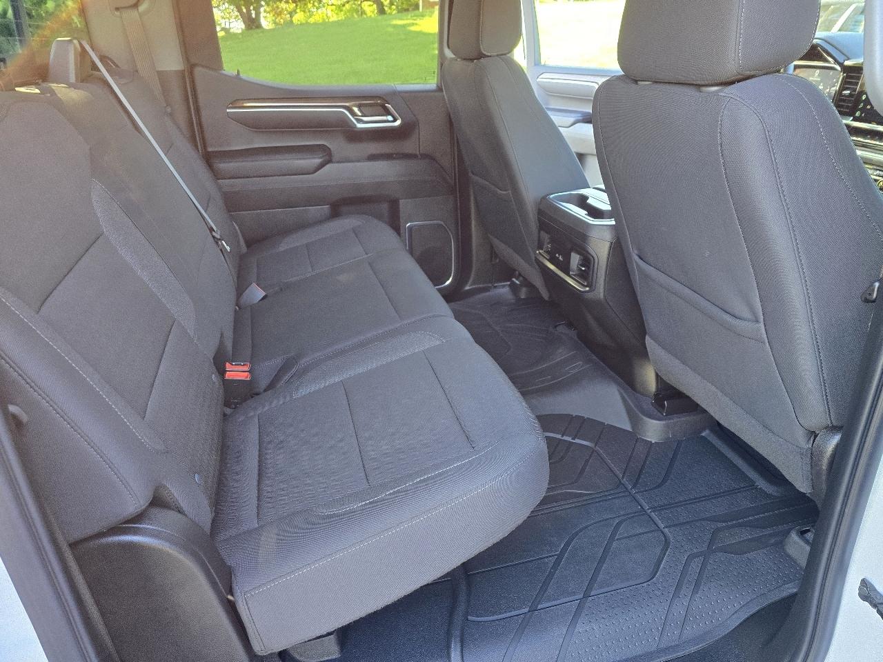 Chevrolet Silverado 1500 4WD Crew Cab 147" RST 2025