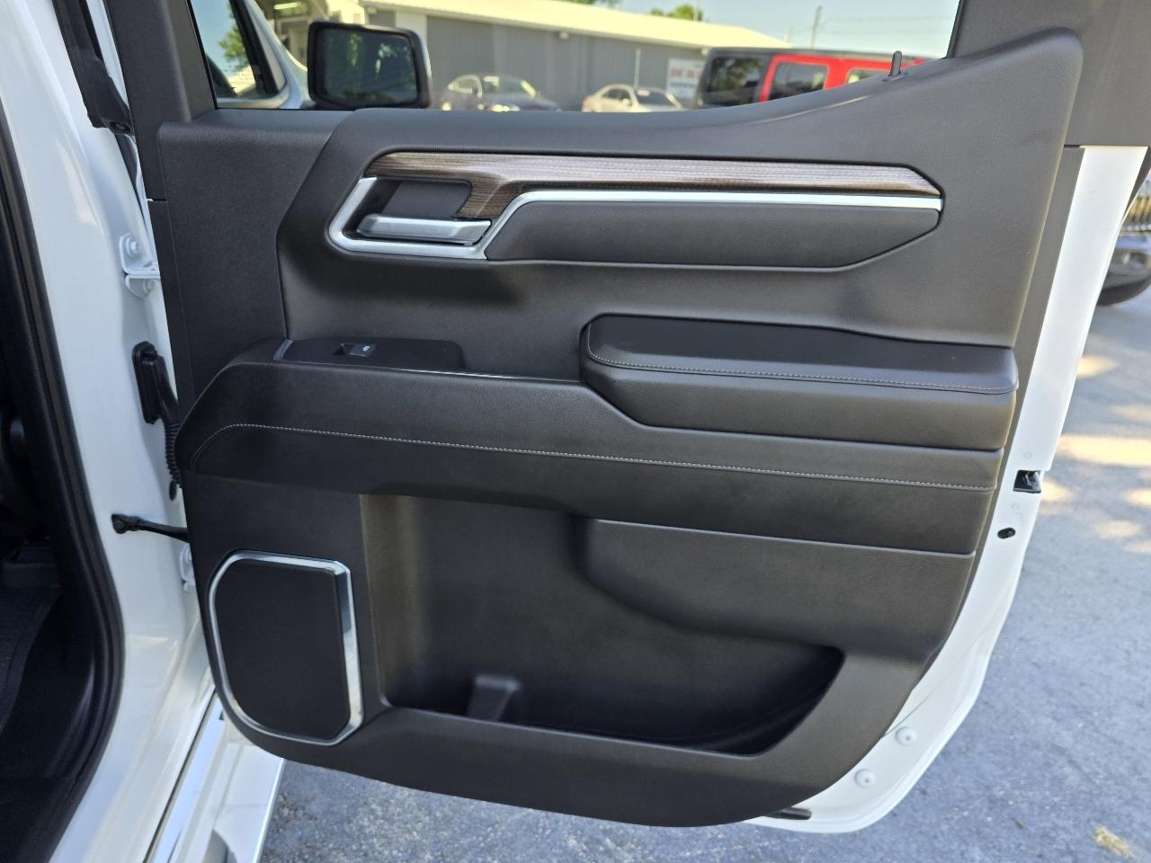 Chevrolet Silverado 1500 4WD Crew Cab 147" RST 2025