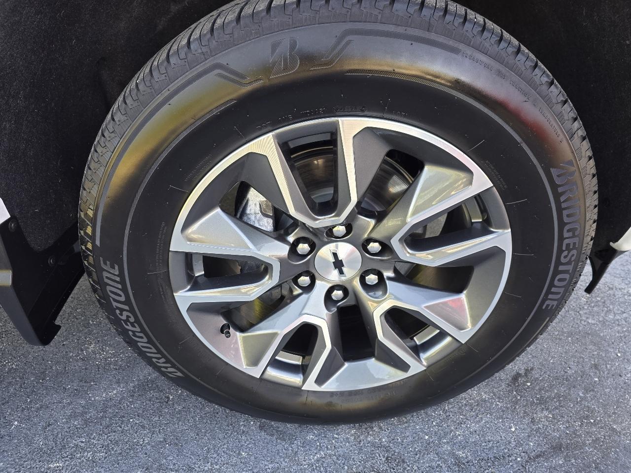 Chevrolet Silverado 1500 4WD Crew Cab 147" RST 2025