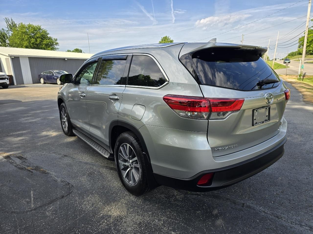Toyota Highlander XLE AWD V6 2019