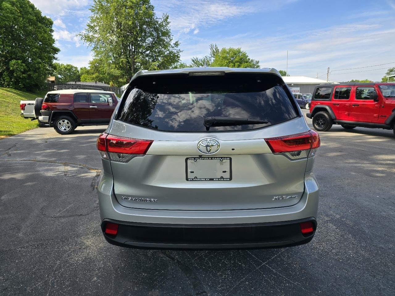 Toyota Highlander XLE AWD V6 2019